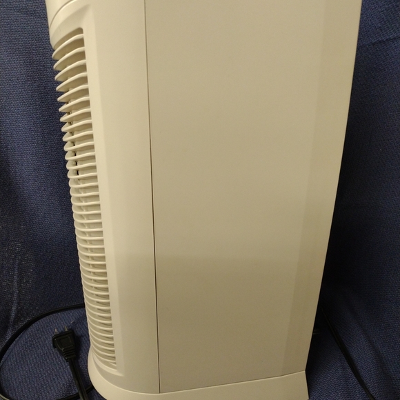 Oreck Air Tower Purifier Model  WK17500QPC 3-Speed Portable HEPA Filtration USED - Picture 6 of 14